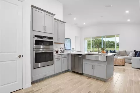 Kitchen - 5780 Binnacle Ln, Cocoa, FL 32926 photo 7 of 28