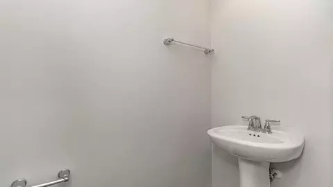 Bath - 433 Glacier Way, Conway, SC 29526 photo 1 of 3