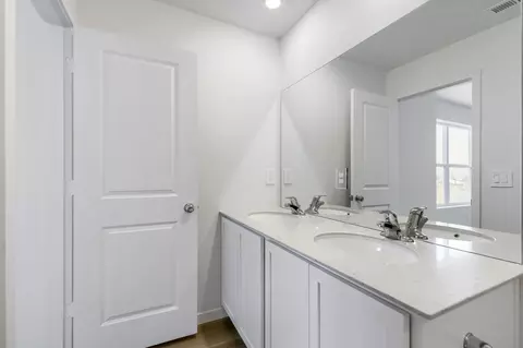Bath - 45955 Mill Ave, Bennett, CO 80102 photo 1 of 5