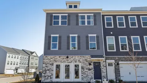 765 Olivia St, Pittsburgh, PA 15205