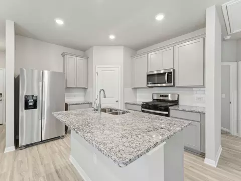 12500 Saint Thomas Dr, Del Valle, TX 78617