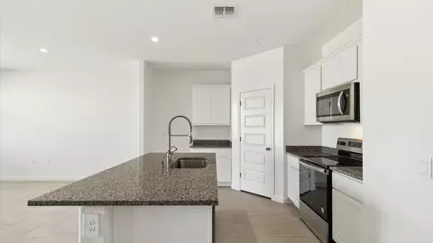 Kitchen - 2898 W Sonrisa Ave, Apache Junction, AZ 85120 photo 4 of 10