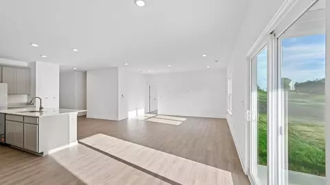Living - 7097 Theo Baker Blvd, Pendleton, IN 46064 photo 2 of 3