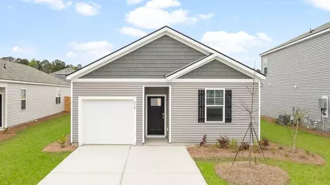 122 Hopkins St, Holly Hill, SC 29059