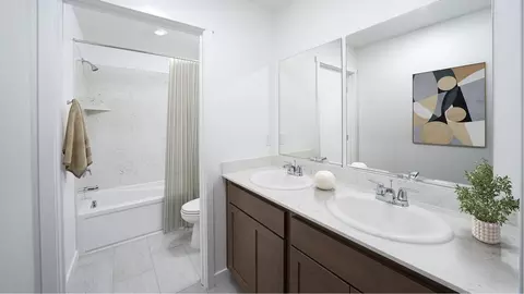 Bath - 1193 Monique St, Galt, CA 95632 photo 3 of 5