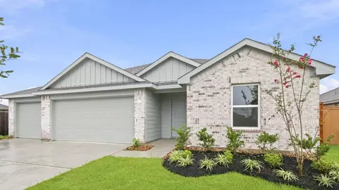 449 Lampasas Trl, Dayton, TX 77535