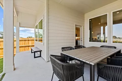 Exterior - 601 Trinity St, Van Alstyne, TX 75495 photo 4 of 6