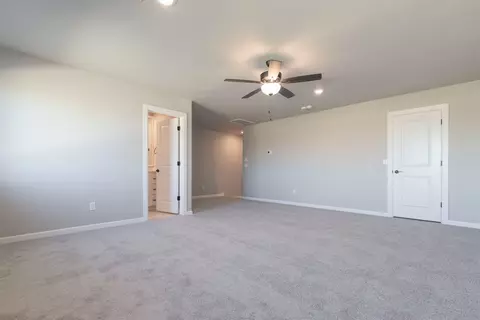 Bedroom - 932 Hydrangea Way, Edmond, OK 73034 photo 14 of 17
