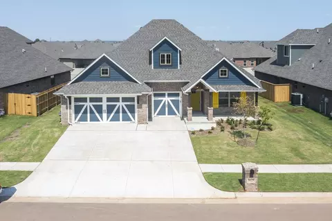 Exterior - 932 Hydrangea Way, Edmond, OK 73034 photo 25 of 41