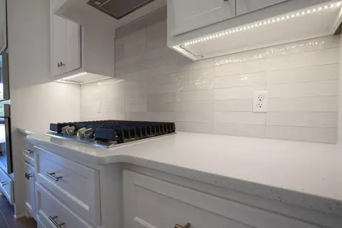 Kitchen - 932 Hydrangea Way, Edmond, OK 73034 photo 5 of 13