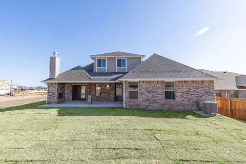 Exterior - 932 Hydrangea Way, Edmond, OK 73034 photo 35 of 41