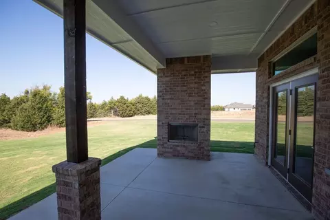 Exterior - 932 Hydrangea Way, Edmond, OK 73034 photo 32 of 41