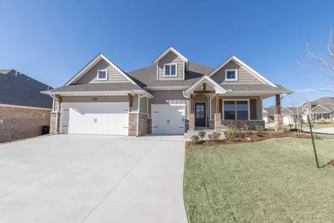 Exterior - 932 Hydrangea Way, Edmond, OK 73034 photo 26 of 41
