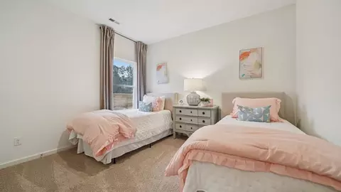 Bedroom - 10376 Meadowsweet Dr, Warrior, AL 35180 photo 2 of 12