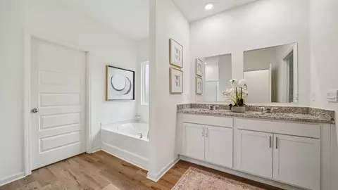 Entry Way - 10376 Meadowsweet Dr, Warrior, AL 35180 photo 6 of 7