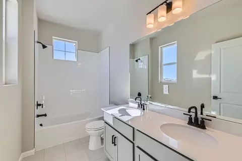 Bath - 46409 Saddleback Dr, Bennett, CO 80102 photo 4 of 11
