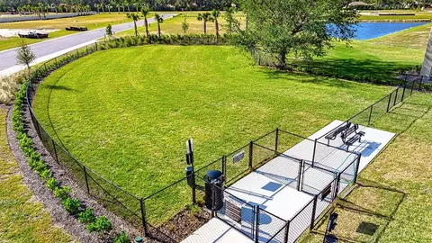 View/Area - 7059 Fox Glen Cv, Nokomis, FL 34275 photo 5 of 6