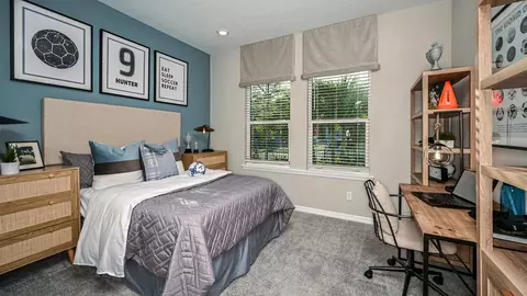 Bedroom - 7059 Fox Glen Cv, Nokomis, FL 34275 photo 8 of 10