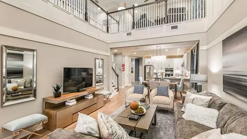 Entry Way - 7059 Fox Glen Cv, Nokomis, FL 34275 photo 1 of 4