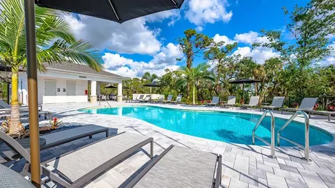 Exterior - 7059 Fox Glen Cv, Nokomis, FL 34275 photo 9 of 23