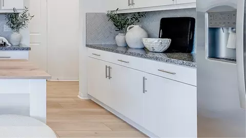 Kitchen - 1375 Derby Dr, San Jacinto, CA 92582 photo 3 of 4