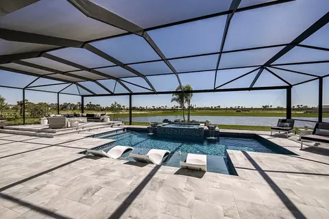 Exterior - 13514 Shadow Creek Trl, Parrish, FL 34219 photo 5 of 10