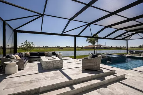 Exterior - 13514 Shadow Creek Trl, Parrish, FL 34219 photo 6 of 10