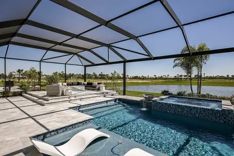 Exterior - 13514 Shadow Creek Trl, Parrish, FL 34219 photo 7 of 10