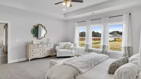 Bedroom - 17645 Ruby Dr, Athens, AL 35613 photo 10 of 18
