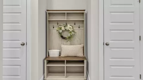 Entry Way - 17645 Ruby Dr, Athens, AL 35613 photo 3 of 16