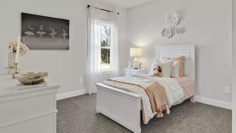 Bedroom - 17645 Ruby Dr, Athens, AL 35613 photo 2 of 18