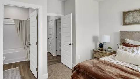 Bedroom - 17645 Ruby Dr, Athens, AL 35613 photo 5 of 18