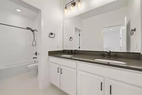 Bath - 3342 W 88th Ave, Westminster, CO 80031 photo 3 of 3