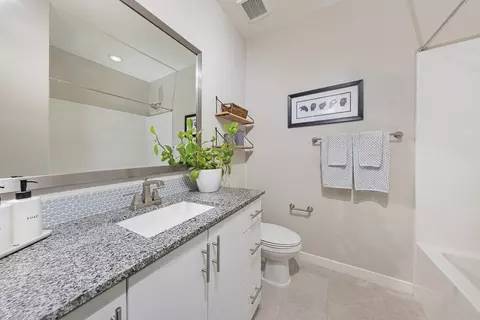 Bath - 35104 Citron Ln, Fallbrook, CA 92028 photo 4 of 9