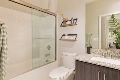 Bath - 35104 Citron Ln, Fallbrook, CA 92028 photo 2 of 9