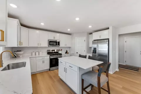 Kitchen - 1281 Edge Way, Jordan, MN 55352 photo 2 of 2