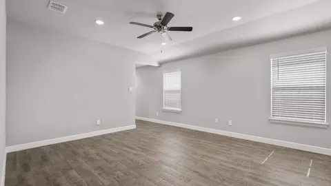Living - 182 Davis Ln, Newark, TX 76071 photo 3 of 8