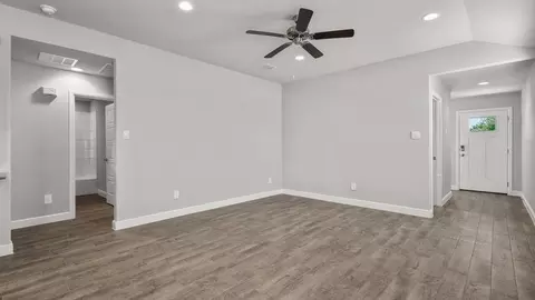 Living - 182 Davis Ln, Newark, TX 76071 photo 2 of 8