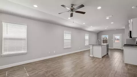 Living - 182 Davis Ln, Newark, TX 76071 photo 4 of 8