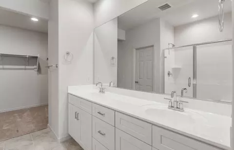 Bath - 25636 W Trumbull Rd, Buckeye, AZ 85326 photo 2 of 3