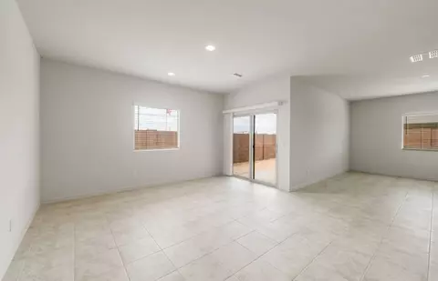 Living - 25636 W Trumbull Rd, Buckeye, AZ 85326 photo 2 of 4