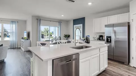 Kitchen - 5515 Taverna Loop, Winter Haven, FL 33884 photo 3 of 6