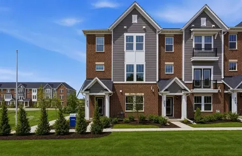 223 Steeple Bush Ln, Schaumburg, IL 60193