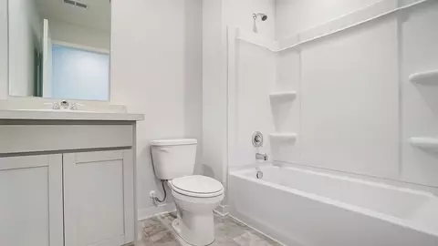 Bath - 1253 Eagleton Blvd, London, OH 43140 photo 4 of 10