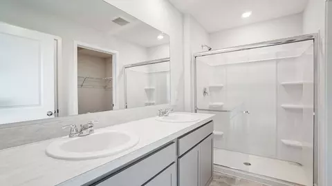 Bath - 1253 Eagleton Blvd, London, OH 43140 photo 2 of 10