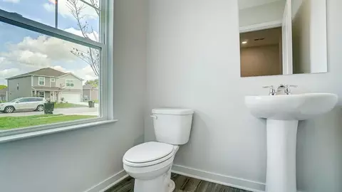 Bath - 1253 Eagleton Blvd, London, OH 43140 photo 1 of 10