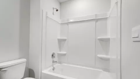 Bath - 1253 Eagleton Blvd, London, OH 43140 photo 5 of 10