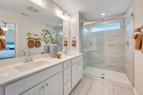 Bath - 5108 Silver Brook Rd, Durham, NC 27703 photo 4 of 4