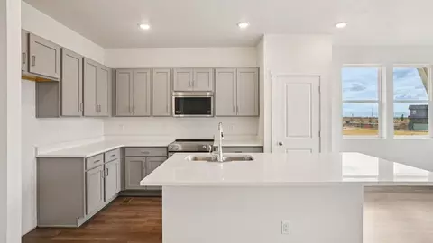 Kitchen - 24141 E 54th Pl, Aurora, CO 80019 photo 2 of 9