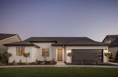 Exterior - 1617 W Sable Pl, Hanford, CA 93230 photo 6 of 8